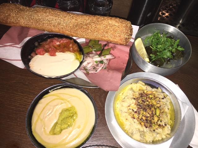 פתיחים בסגנון טורקי באונזה. צילום: שרי כהן