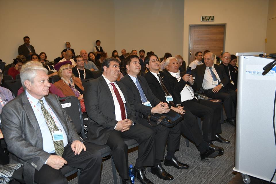 דרור אטרי עם סגן שר התיירות של הפיליפינים ועם שגריר הפיליפינים בישראל וקונסול הכבוד 5267c