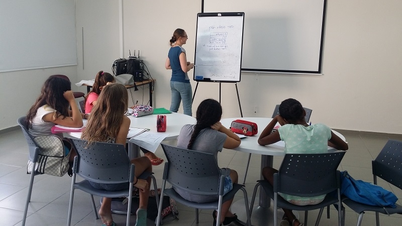 בית ספר (למצולמים אין קשר לתוכן הכתבה)