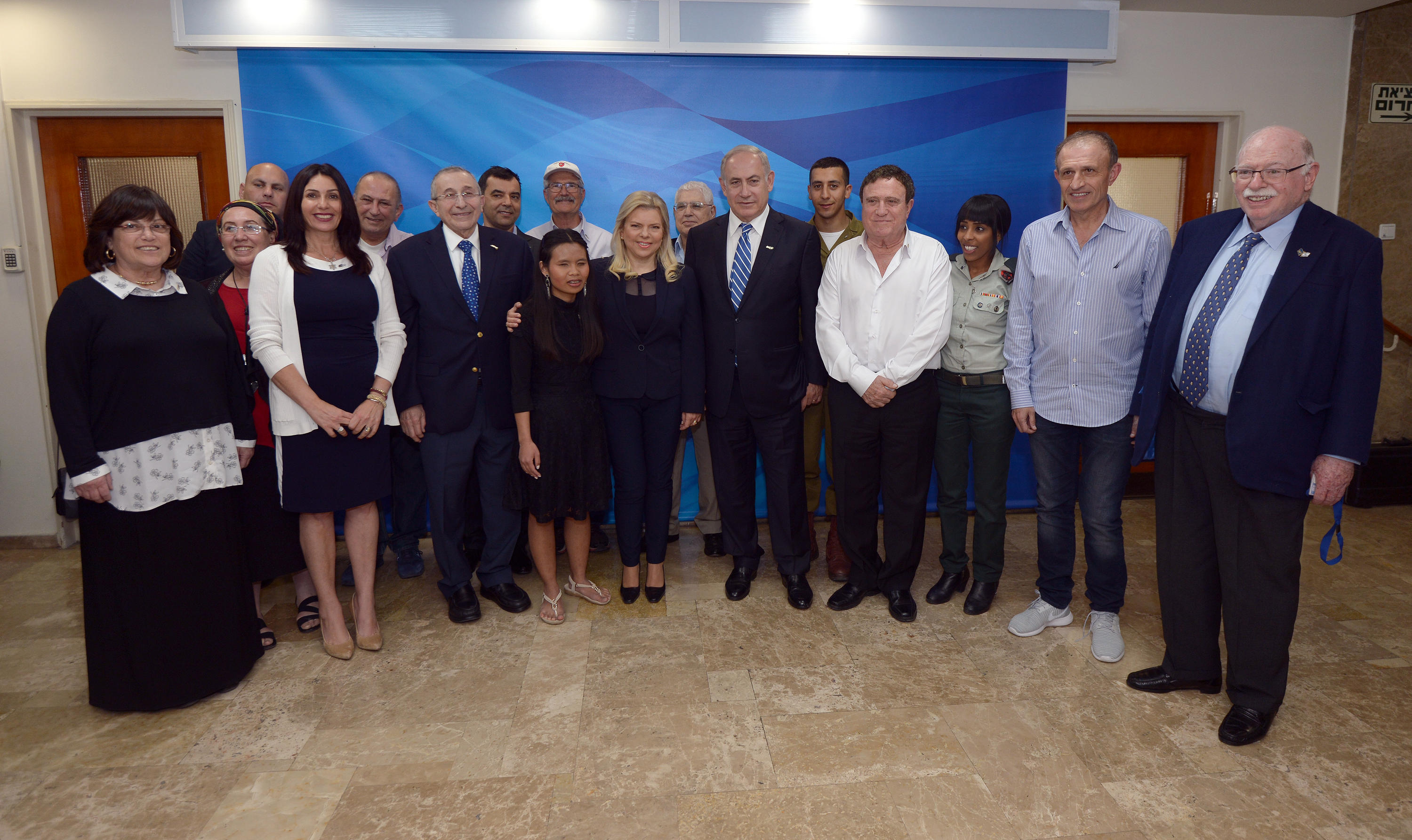 מדליקי המשואות ביום העצמאות 2017 במפגש עם רה"מ נתניהו ורעייתו שרה ביחד עם שרת התרבות והספורט מירי רגב. צילום: חיים צח, לע"מ