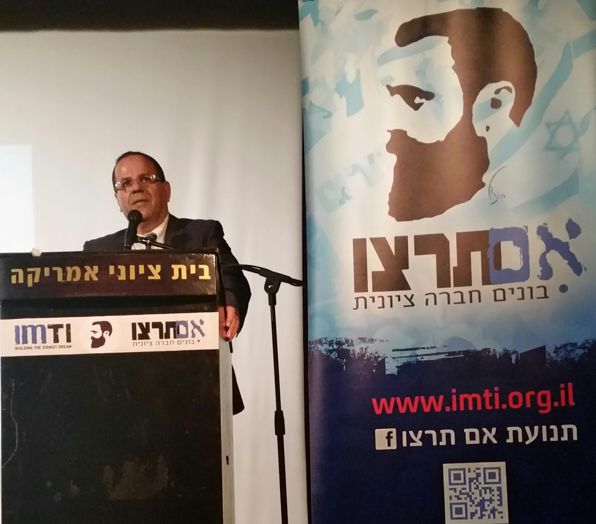 אני שמח ומברך על העבודה הברוכה והמוצלחת שעושה ידידי ורעי האב גבריאל נדאף בנושא הגיוס לצה"ל בעדה הנוצרית 