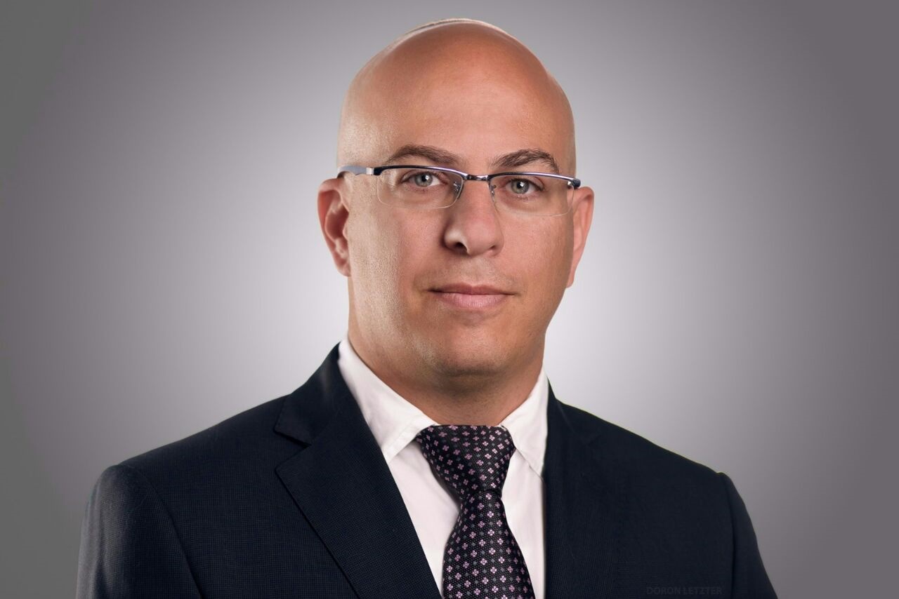 עו"ד מיקי שיפמן גירושין, צוואות, עיזבונות, ומגשר.