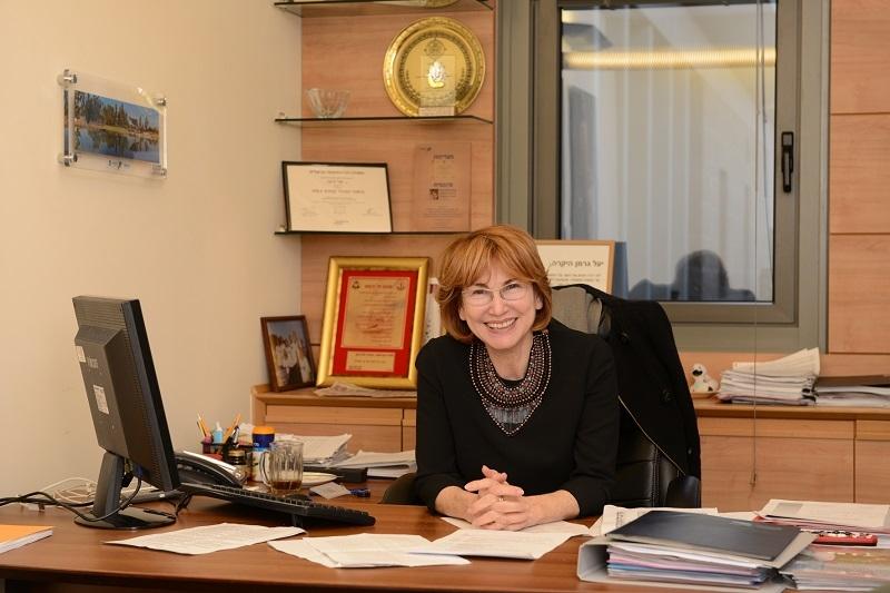 שרת הבריאות לשעבר יעל גרמן - הקצתה לועדה 60 יום כדי לגבש את מסקנותיה