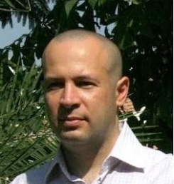 ד"ר אזי לב-און