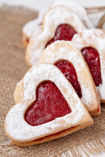 עוגיות לינזר בצורת לב. צילום – הטחנות הגדולות של א"י