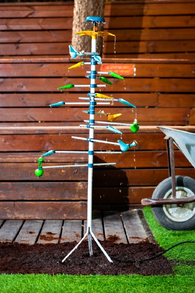 ברוכין אבישי - ערכת השקיה לילד(צילום:אחיקם בן יוסף)