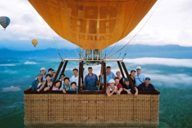 כדור פורח באוסטרליה flying_baloon_cairns_australia