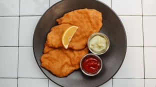 שולחן שוק שניצלים – כי לפעמים הכי פשוט זה הכי מפתיע