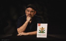 מחבר רב המכר "מלחמות הקנאביס" תובע את פייסבוק ואינסטגרם שחסמו את הספר לפרסום תום וגנר עם הספר