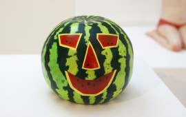 "ירוק בחוץ אדום בפנים" תערוכת יחיד של האמנית טל אמיתי-לביא צילום: יובל