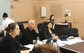 ועדת הכלכלה אישרה לקריאה שנייה ושלישית לחייב שימוש בכתוביות ללקויי שמיעה בכל הפרסומות בטלוויזיה ועדת הכלכלה אישרה לקריאה שנייה ושלישית לחייב שימוש בכתוביות ללקויי שמיעה בכל הפרסומות בטלוויזיה