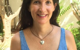 המעצבת מירב לביא תעמוד בראש המחלקה לעיצוב אופנה במרכז האקדמי ויצו חיפה המעצבת מירב לביא נבחרה לעמוד בראש המחלקה לעיצוב אופנה של המרכז האקדמי ויצו חיפה