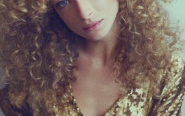 מתולתלת בנטורל