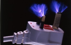 ח"כ והבה: "רשות החשמל צריכה לספוג את העלייה במחירי החשמל"