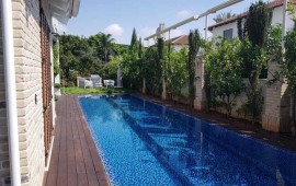 נערכים לקיץ! המדריך לבחירת הבריכה האולטימטיבית קרדיט בריכות - ערוגת הבושם – הקמת גינות ובריכות שחיה פרטיות