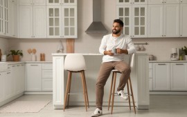 chair2u עולם שלם של כסאות בר מעוצבים קרדיט תמונה Shutterstock