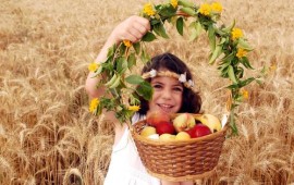 שבועות עם הילדים - כך תעברו את החג בשלום שבועות עם הילדים